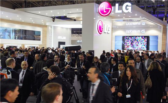 [MWC2013]"LG전자 옵티머스 보러 왔어요"