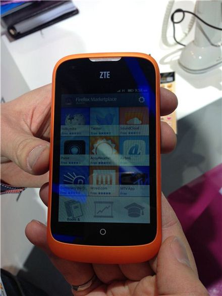 [MWC2013]ZTE '파이어폭스' 스마트폰 써보니···