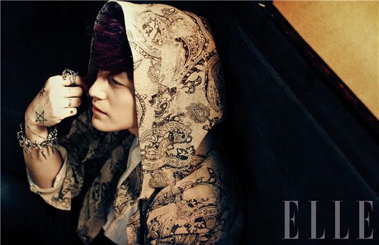 김범, ‘몽환적 눈빛’의 무비 스틸 화보 공개