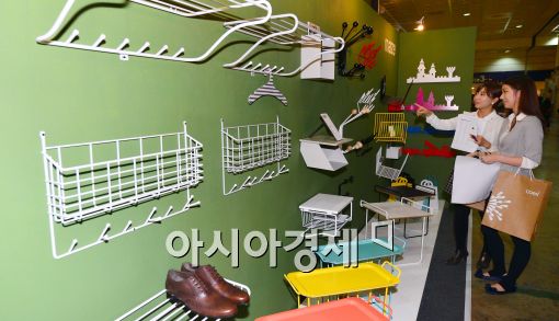 [포토]다양한 생활 장식품을 2013 서울리빙디자인페어에서