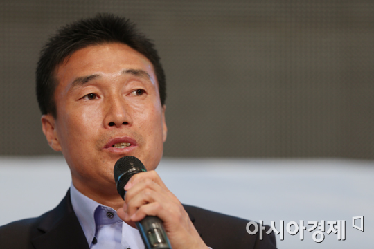 [포토] 각오 밝히는 전남 하석주 감독 '골을 넣을 수 있으면 김병지도 공격에 투입!'
