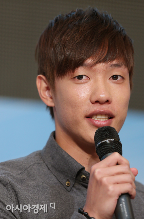 [포토] 질문에 답하는 홍정호