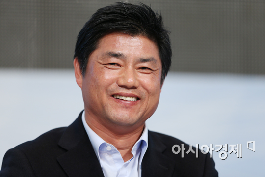 [포토] 밝은 미소의 윤성효 감독