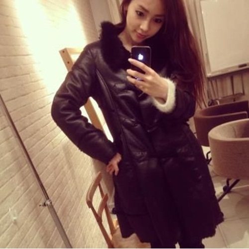 아유미 거울 셀카, 물오른 미모+브이라인 턱선 '눈길'