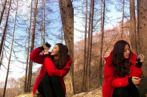 이청아 산행 중 인증 샷 공개, '일상이 화보'