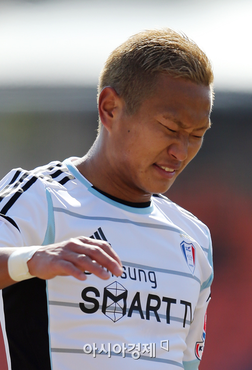 [포토] 찡그린 정대세 '놓친 찬스가 아쉽네'