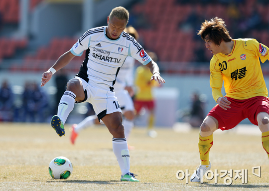 [포토] 정대세 헛다리