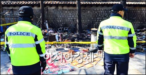 [포토]그을린 자국이 선명하게 남은 쌍용차 농성장