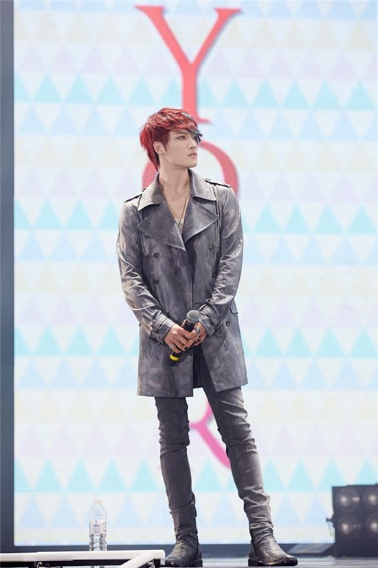 김재중, 獨아시안뮤직 차트 1위··해외차트 선점 어디까지?