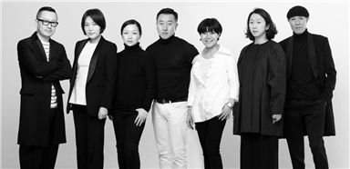 올해 GS샵과 함께 할 7인의 디자이너. 왼쪽부터 이석태, 이승희, 윤원정, 김석원, 손정완, 홍혜진, 김서룡