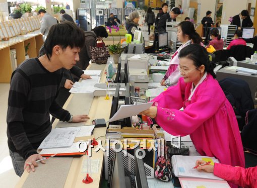 [포토]고운 한복입은 종로구청 직원들 