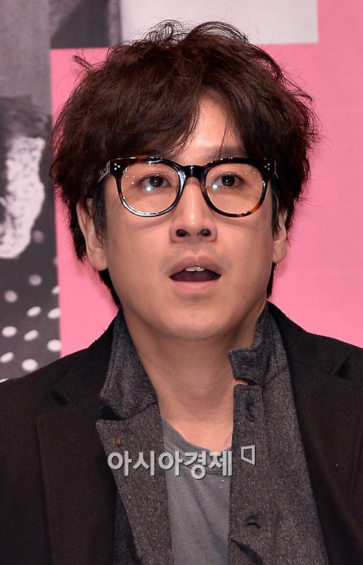 [포토]이선균 "13년만에 프로 연극무대 도전해요"