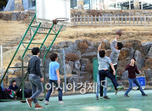[포토]날씨 좋아졌으니 농구 한 판