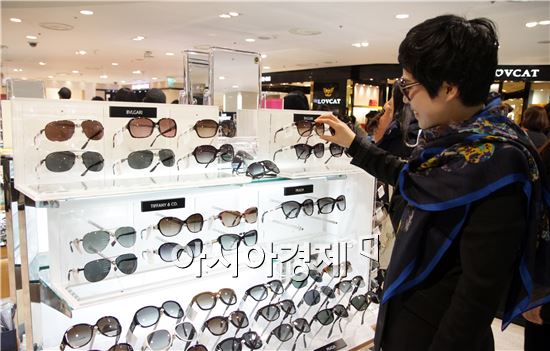 [포토]나에게 어울리는 선글라스 어던걸까? 