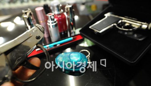 [포토]성범죄 증가로 호신용품 문의 잇따라 