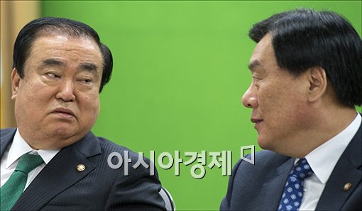 [포토]의견 나누는 문희상·박기춘