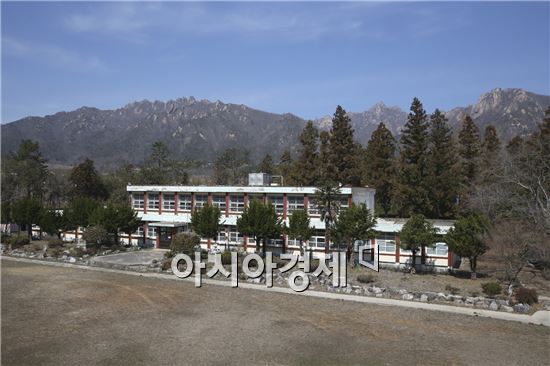 교통연수원 신축부지로 선정된 강진군 성전면 성전북초등학교.