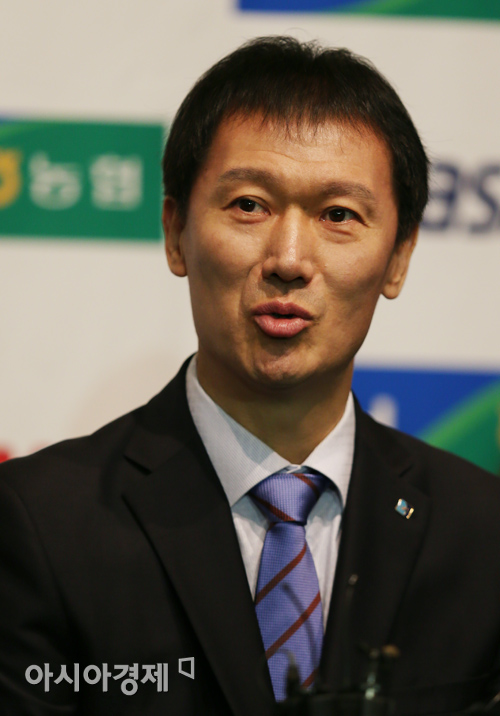 [포토] 각오 밝히는 이정철 감독 '정규리그 이어 통합우승까지'