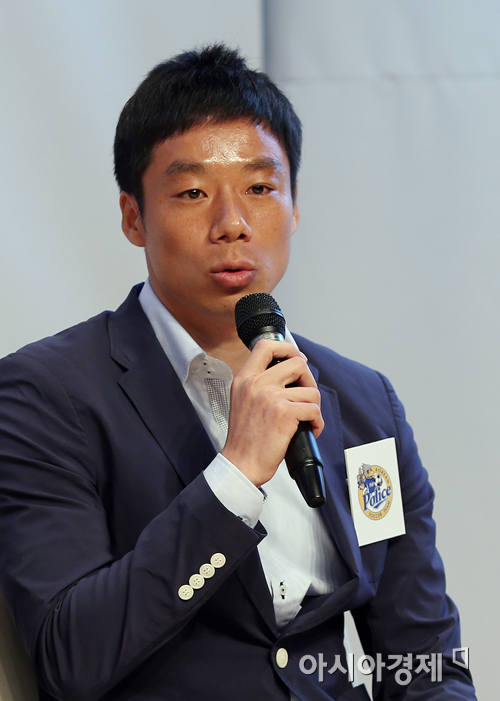 [포토] 질문에 답하는 경찰축구단 염기훈