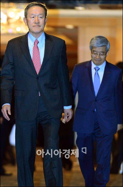 [포토]회의장으로 향하는 허창수 회장