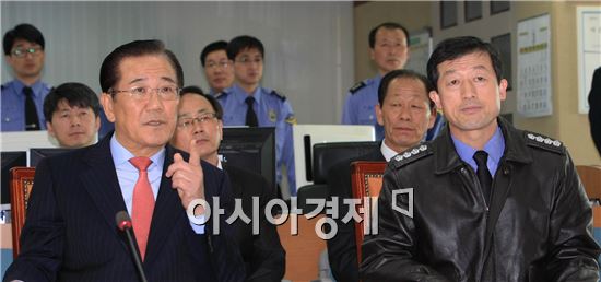 [포토]박준영 전남지사, 목포해양경찰서 방문