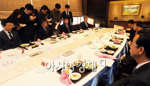 [포토]김중수, '14일 6개국 모두 금리동결 강조'