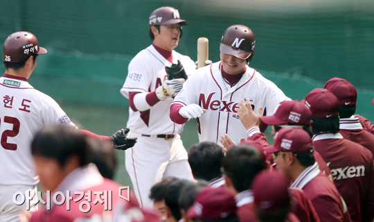 [포토] 시범경기 투런홈런 박병호 '올 시즌도 기대해'