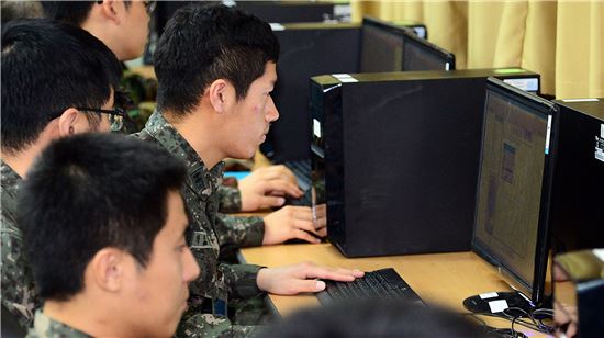 남침야욕 가득한 北총사령부 가보니