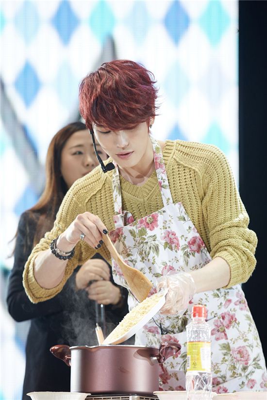 록커로 변신한 김재중, 中 상하이 팬들도 녹였다