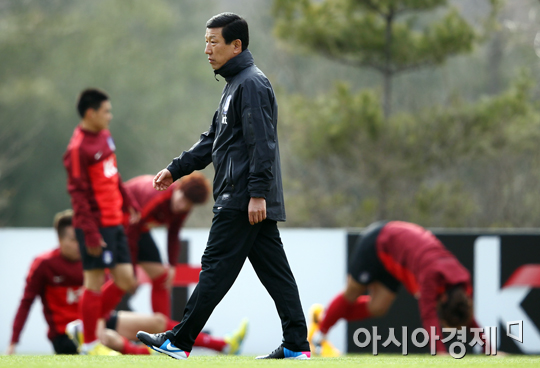 A대표팀, 훈련 전 수비진 '특별 미팅'…"무실점 노린다"