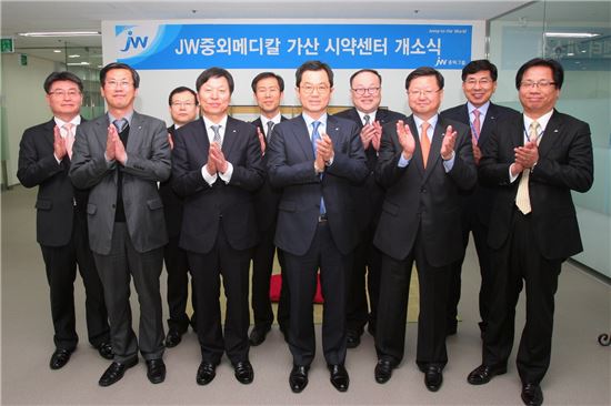 JW중외메디칼 "신규사업으로 올해 매출 목표 1050억원"  