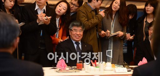 [포토]기준금리에 대해 입 연 김중수