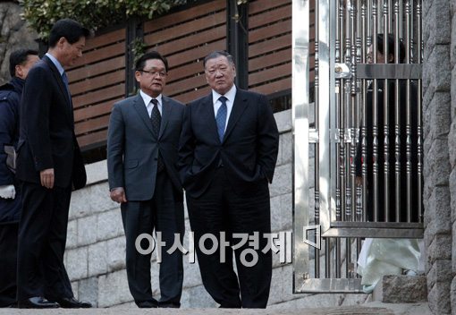 [포토]故 정주영 회장 12주기 제사 참석한 정몽구 회장 