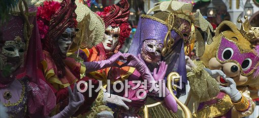 [포토]'신비로운 가면의 매력'