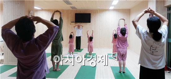 [남도 건강 여행]장흥군 우드랜드  "웰빙 편백소금집 " 관광객에게 인기 짱! 