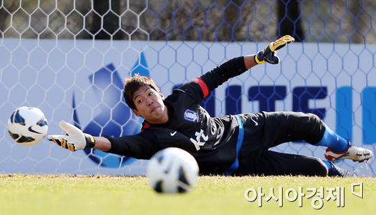 [포토] 몸 날리는 이범영