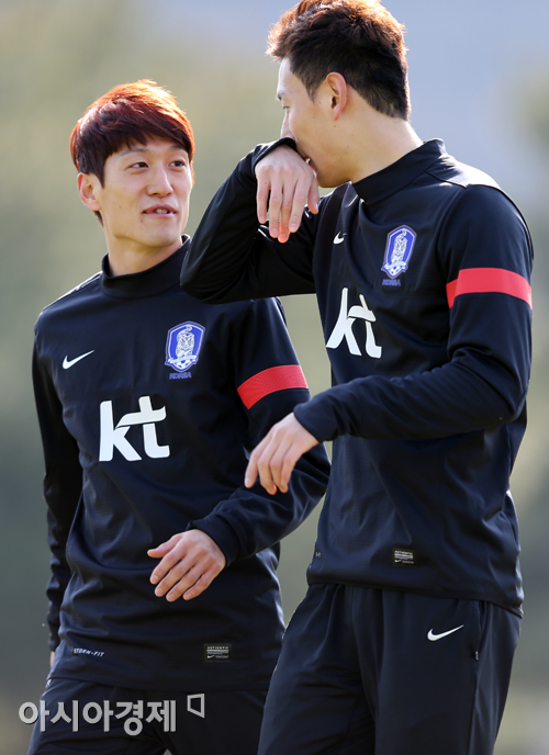 [포토] 이청용 '(지)동원아 감기 걸렸니'