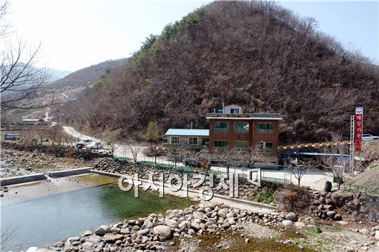 [남도 웰빙음식여행]섬진강 '참게탕' 즐기기