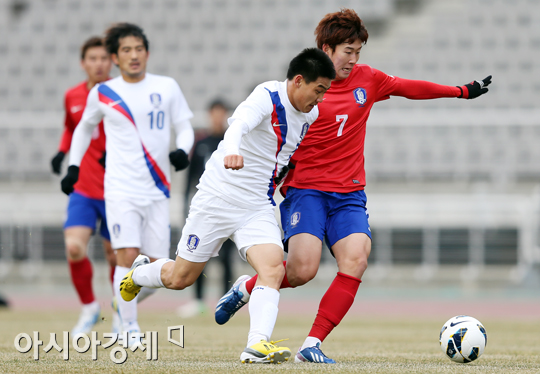 [포토] 손흥민 '(최)철순이형 살살~'