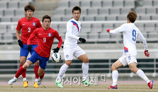 [포토] 자체평가전 갖는 축구국가대표팀