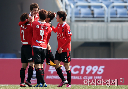 [포토] 임창균 동점골에 기뻐하는 부천