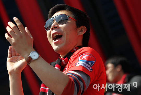 [포토] K리그 무대로 돌아온 부천 서포터 헤르메스