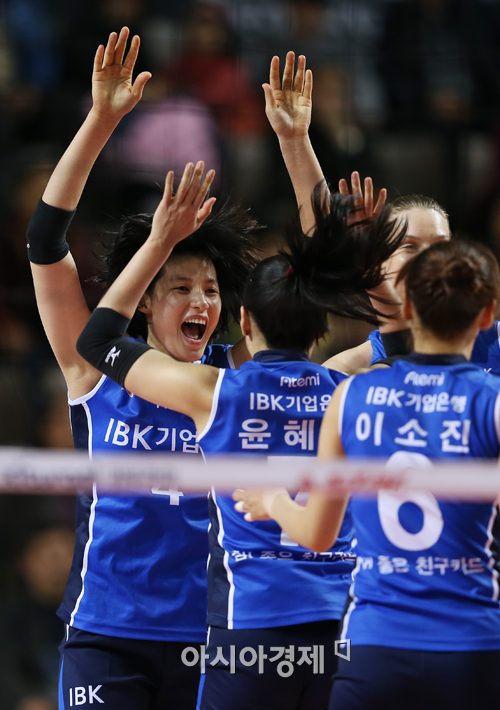 [포토] 김희진 '신나는 서브 에이스~'