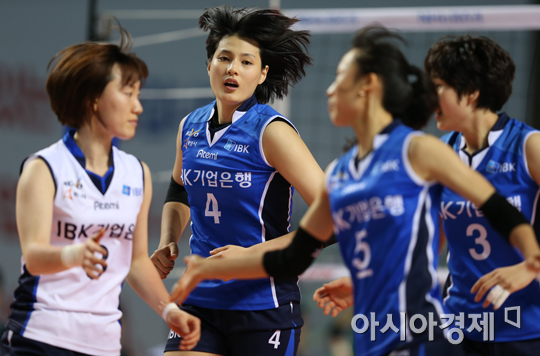 [포토] IBK기업은행 득점 기쁨