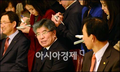 김중수 총재, 비은행권 수장 처음 소집한 까닭은
