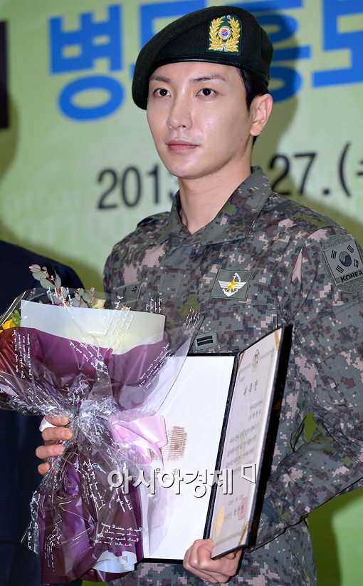 [포토]이특 "일병 박정수, 병무홍보대사 됐어요"