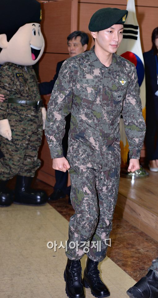 [포토]슈퍼주니어 이특, 군기 바짝들었네!