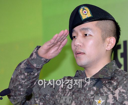 [포토]상추, 힘찬 '거수경례'