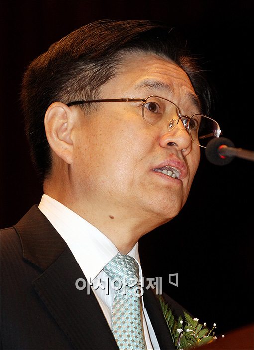 [포토]취임사 하는 김덕중 국세청장
