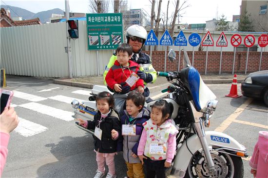 화순경찰서, 유치원생 대상 교통안전교육 실시